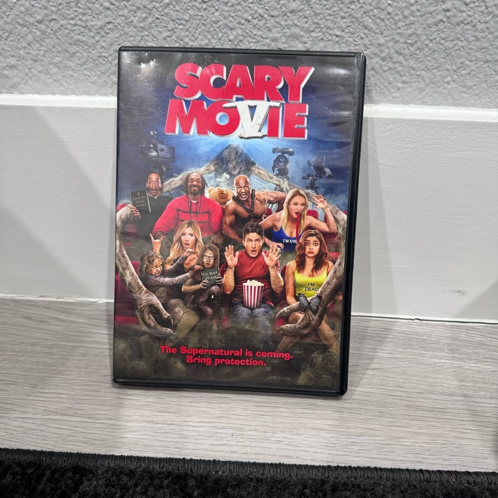 Scary Movie 5 DVD